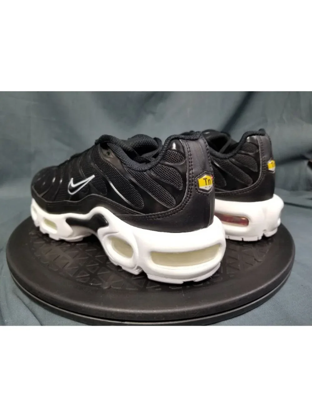 Nike Air Max Plus Black White Women's DM2362 001 Size 7.5 NEW NO BOX!